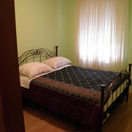 Apartment Mladinic Brac Pucisca Bagian luar foto