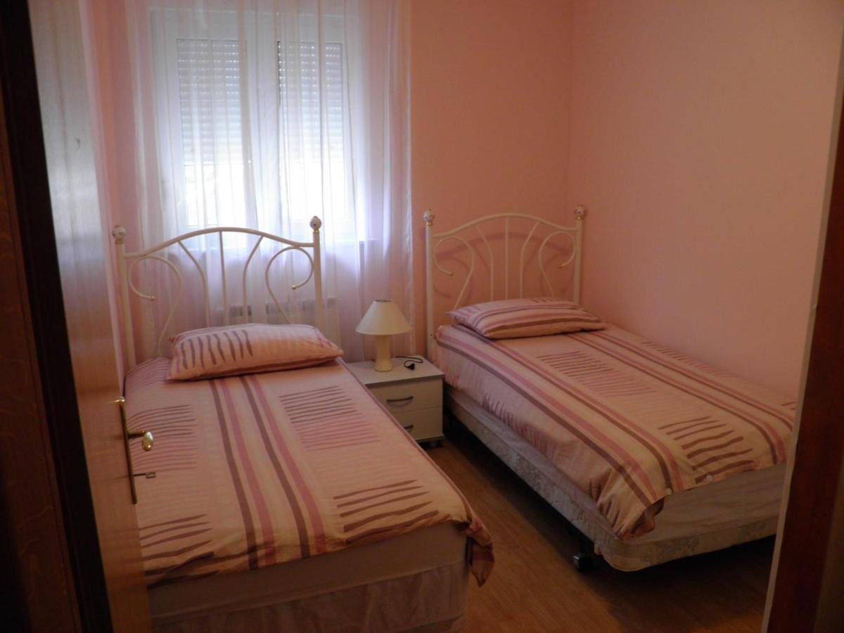 Apartment Mladinic Brac Pucisca Bagian luar foto