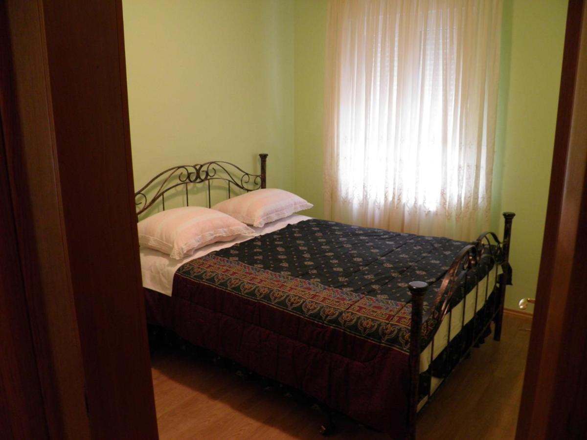 Apartment Mladinic Brac Pucisca Bagian luar foto