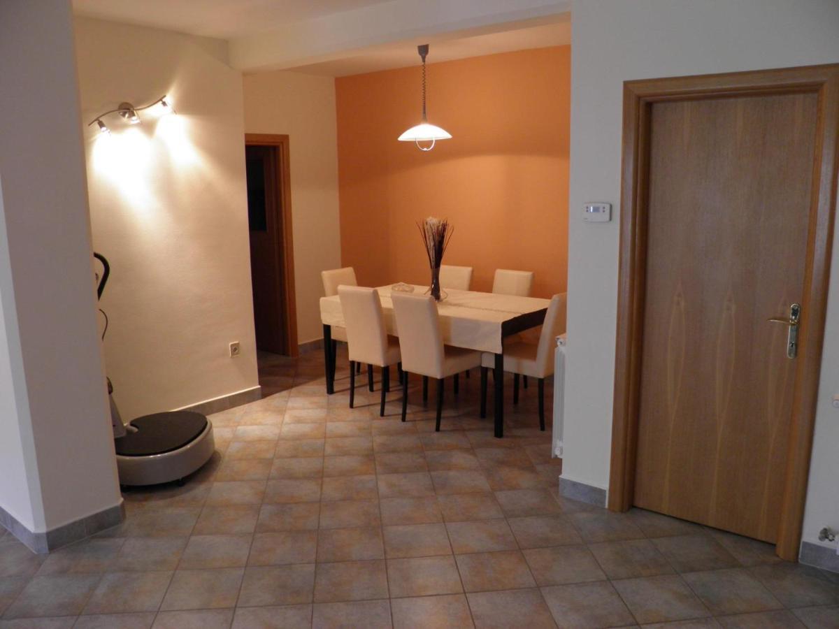 Apartment Mladinic Brac Pucisca Bagian luar foto