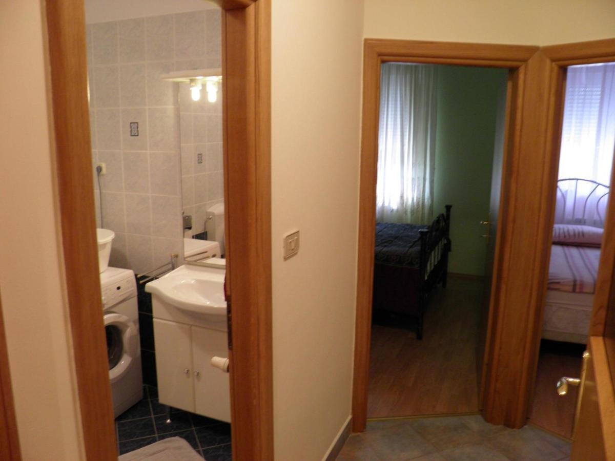 Apartment Mladinic Brac Pucisca Bagian luar foto
